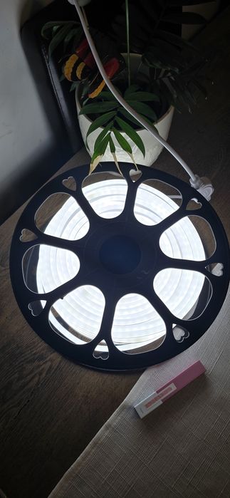 Banda led neon 24m alb rece.