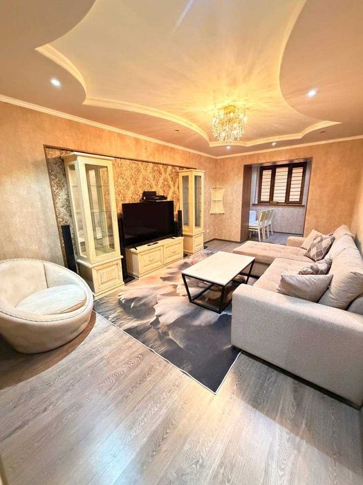 3-х комнатная на метро Хамза, евро, мебель и техника,68м2