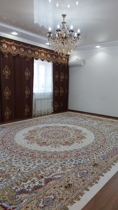 Продам шторы в комплекте.Ковёр 4×7