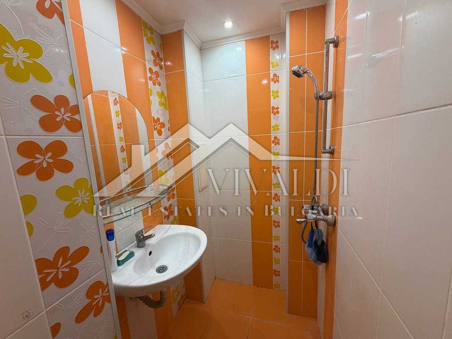 Продава се Четиристаен апартамент в Варна, Колхозен пазар - 90 кв.м за 1967 €/кв.м - Снимка #10