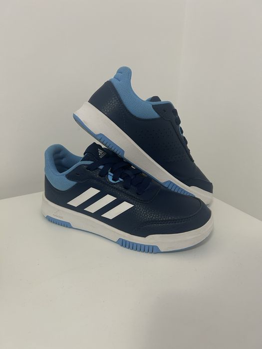 Adidasi Adidas baieti Nr. 33,5