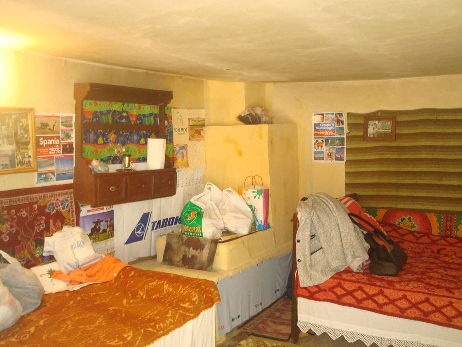 Gospodărie de închiriat la țară, comuna Huruiești, județul Bacău