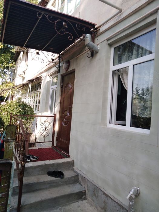 Срочна 1 этаж 2 хона квартира сотилади