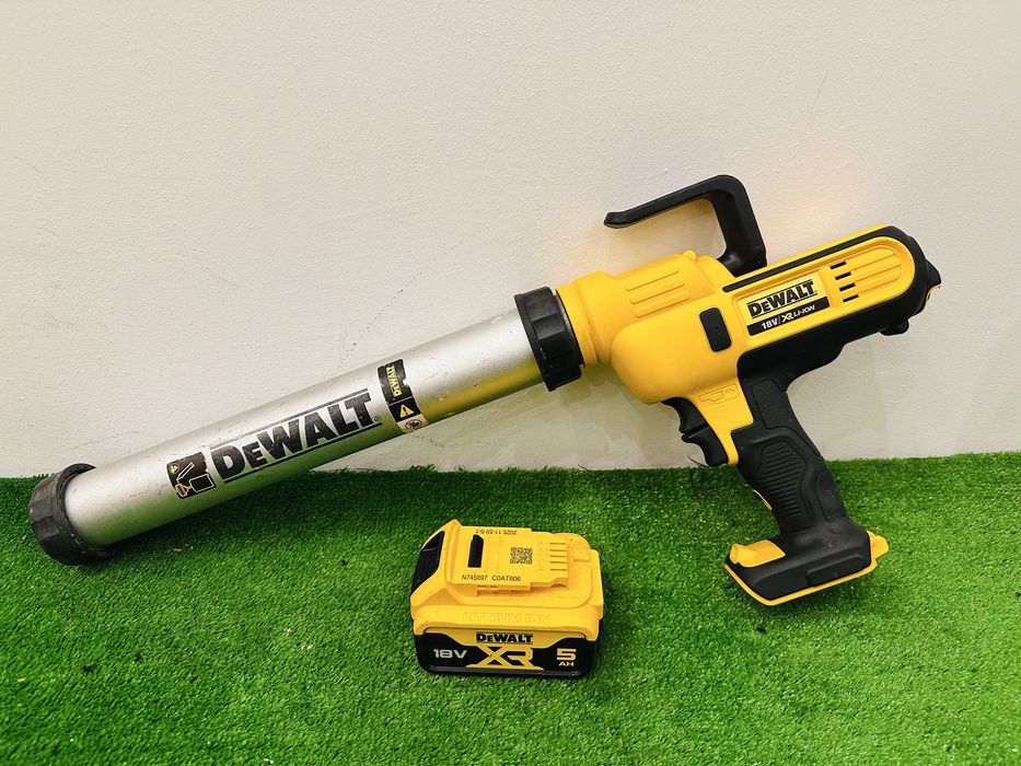 Pistol silicon Dewalt DCE580