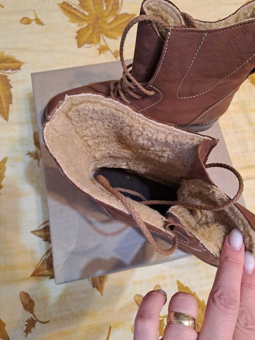 Ghete dama din piele