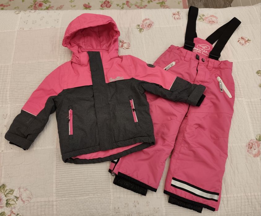 Зимно яке и гащеризон