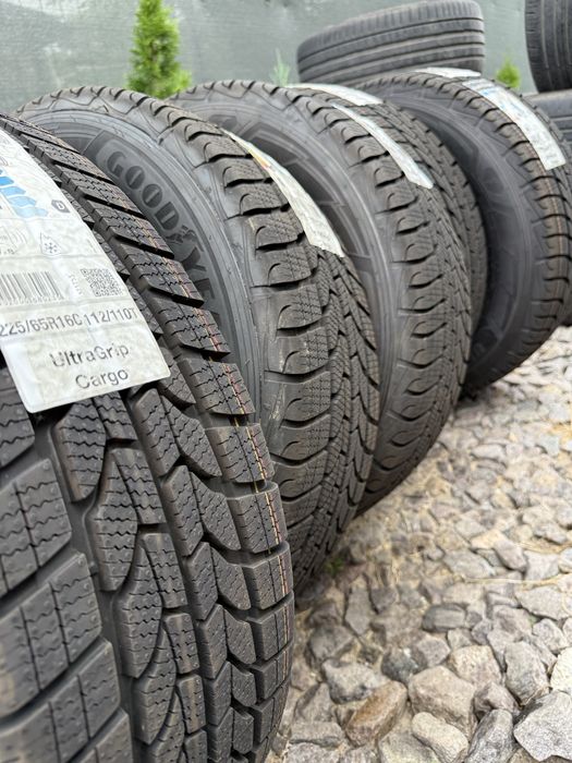 225/65R16 C Good Year noi ( 4 bucăți de iarnă )