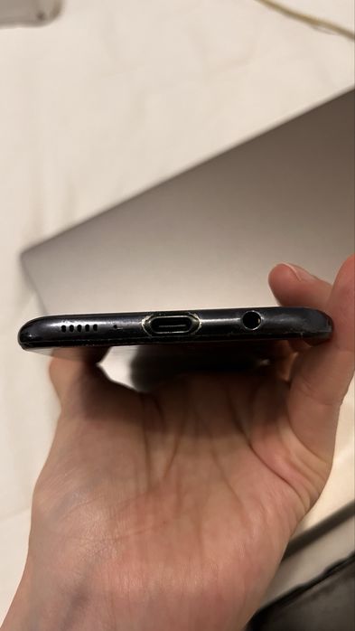 Продам смартфон Samsung Galaxy A50 64GB