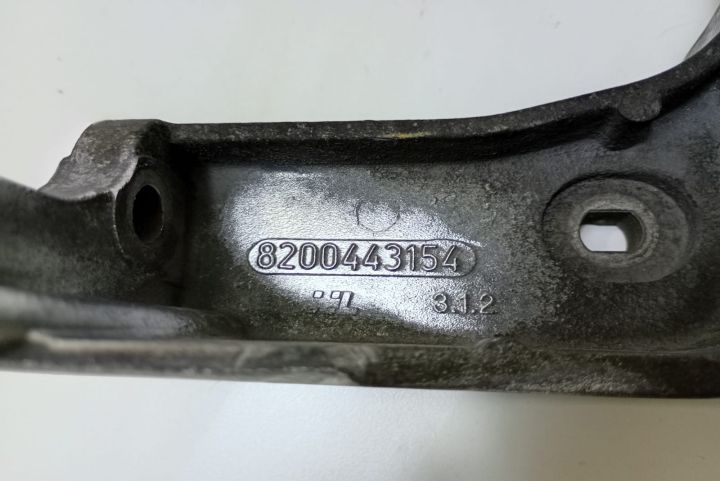 Suport motor 8200443154 Opel Vivaro  seria