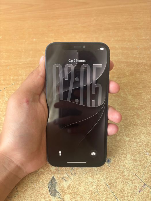 Продам айфон 12 IPhone 12