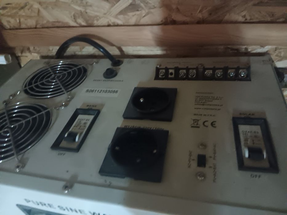 Vând mppt  12v 2200w