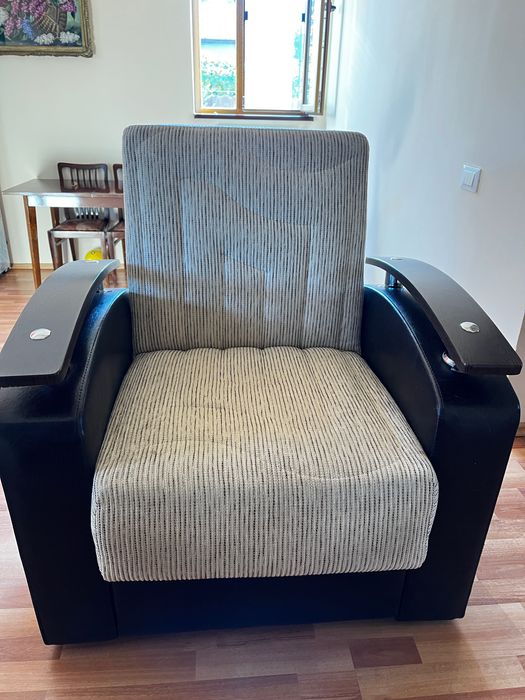 Vând canapea împreună cu 2 fotolii