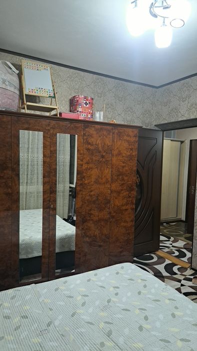 Продаётся 2/4/4 .