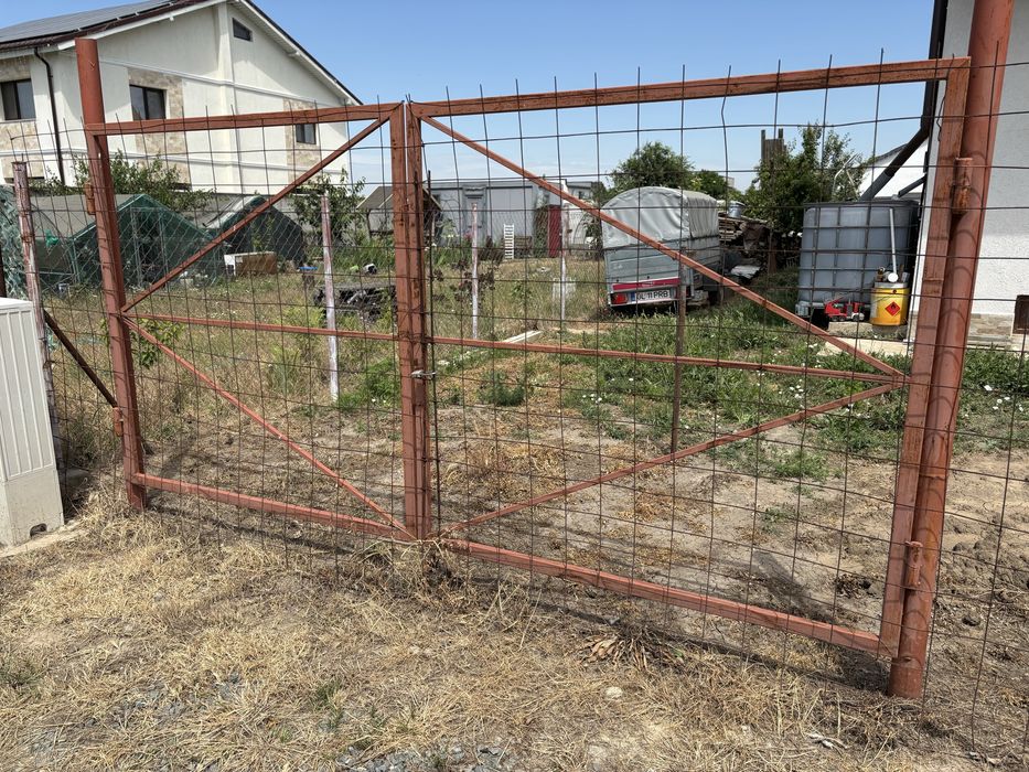 Porti duble batante/ poarta simpla