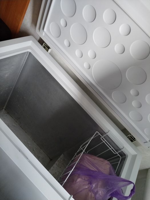 Продам морозильник,Хайер 100000