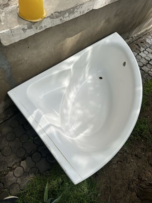 Vanna djakuzi srochniy sotiladi