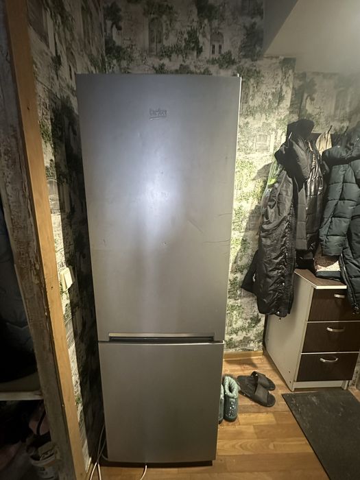 Продам холодильник