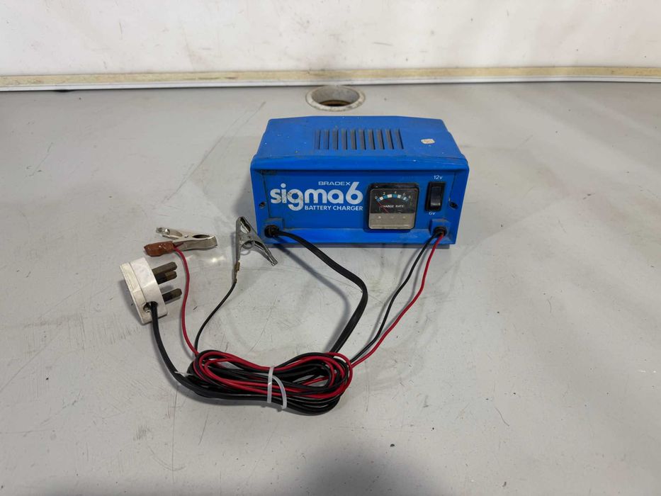 Зарядно за акумулатор - Sigma 12V/6amp