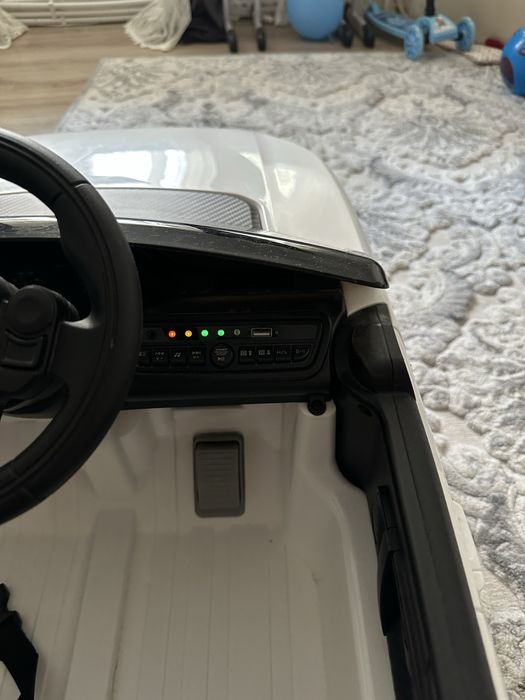 Mașinuță electrică Land Rover