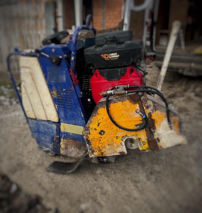 Mașină de tăiat beton/asfalt cu motor Honda de 20HP.