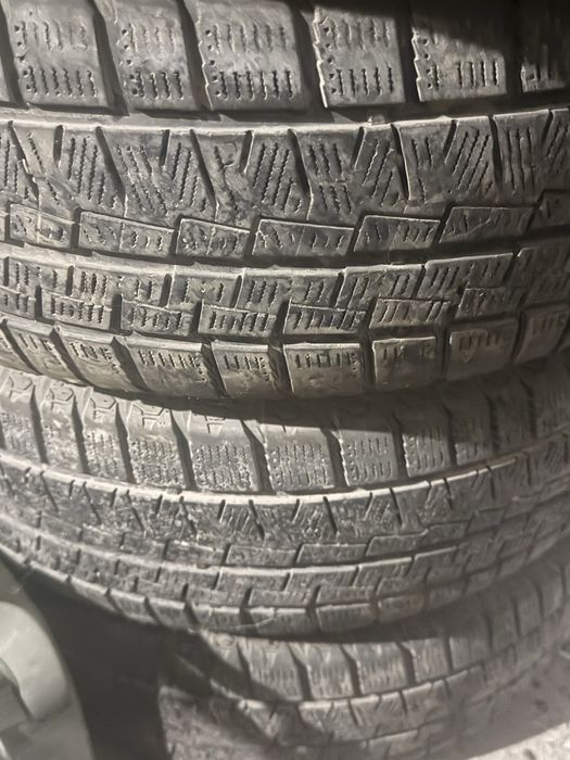 Продам шины с дисками на размер 195/65/15