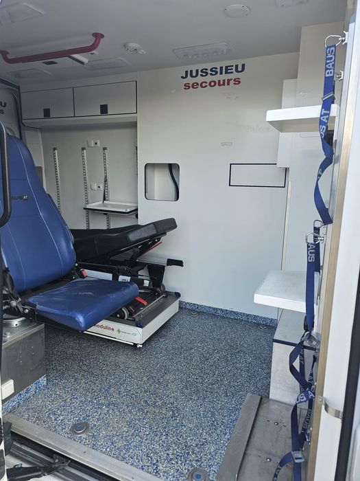 Ambulanta Renault Master 2019 cu certificat UTAC