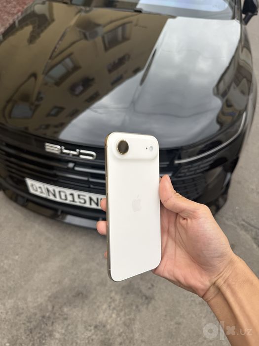 iPhone Air Gold.