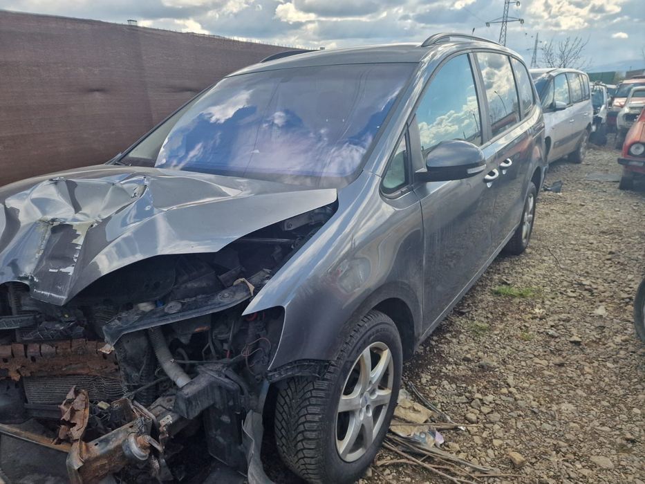 Dezmembram Volkswagen Sharan, an 2012, 2.0 TDI cod CFF, cutie manuala