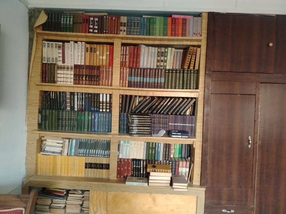 kitoblar sotiladi barchasi ozbek rus jahon adabiyoti