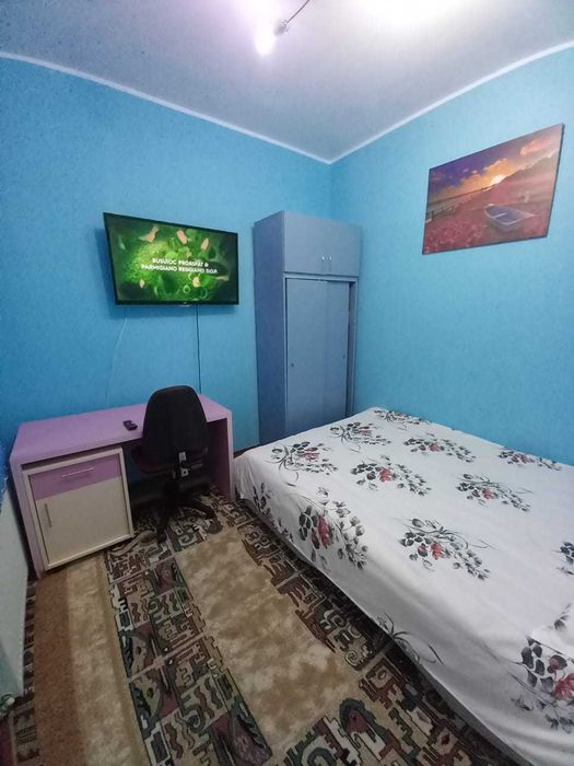 Închiriez,Cameră la Curte Zonă Centrală
