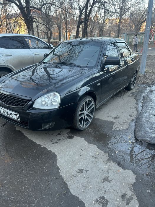 Продам Приору 2011 год