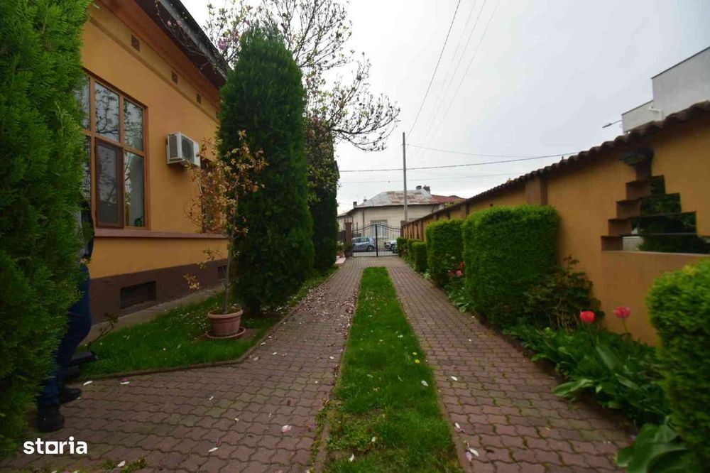 Casa central de inchiriat central locuri de parcare