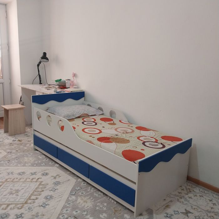 Детская кровать. Раскладной. Продам срочно.