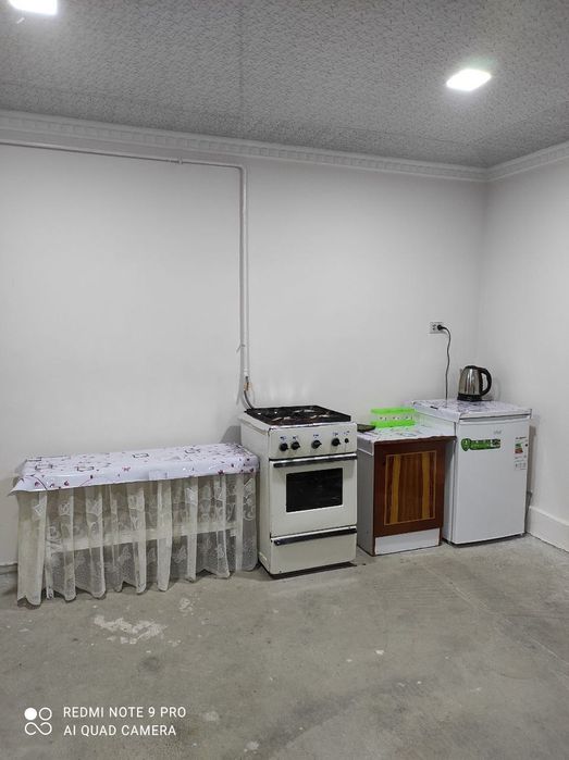 Hovli.Uy 12 sotix. Teplitsa 6 sotix Sotiladi (Akmal Ikromovda)