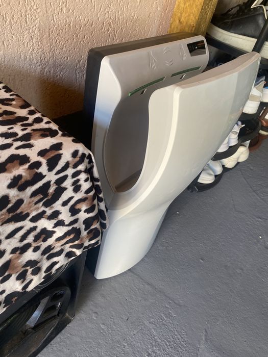 Vand uscator de maini !