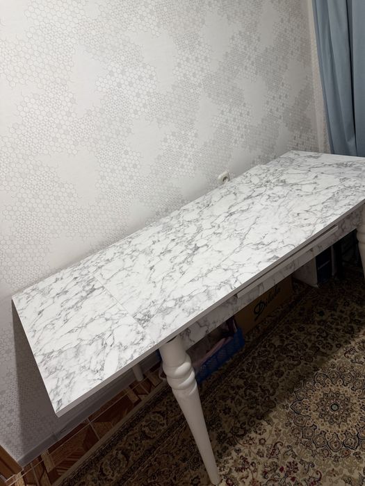 Кухонный стол и стулья