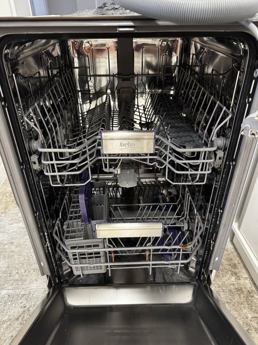 Съдомиалня за вграждане BEKO 45 см