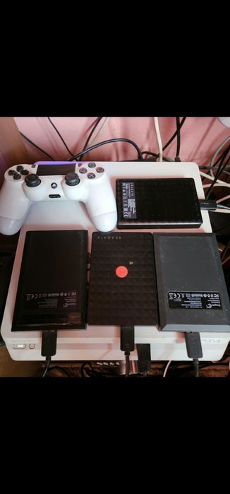 Play Station 4 slim modat
