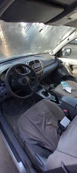 Toyota Rav4 an 2001 Dezmembrez/Dezmembram