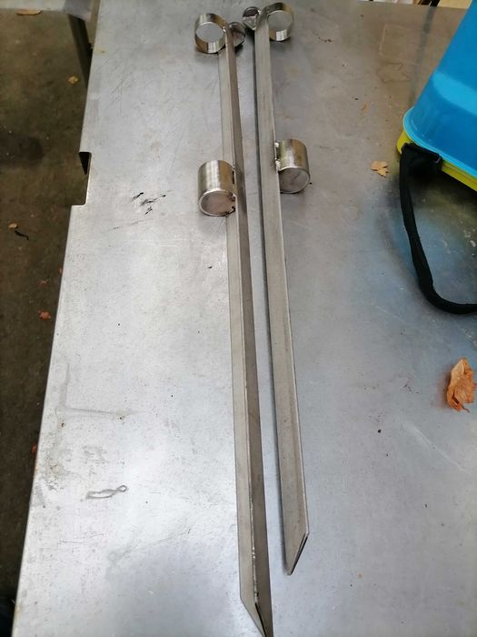 Неръждаеми стойки за въдици и стойки за чадъри