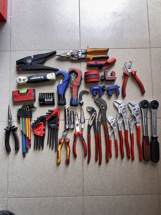 Куфар WÜRTH с оргинални инструменти