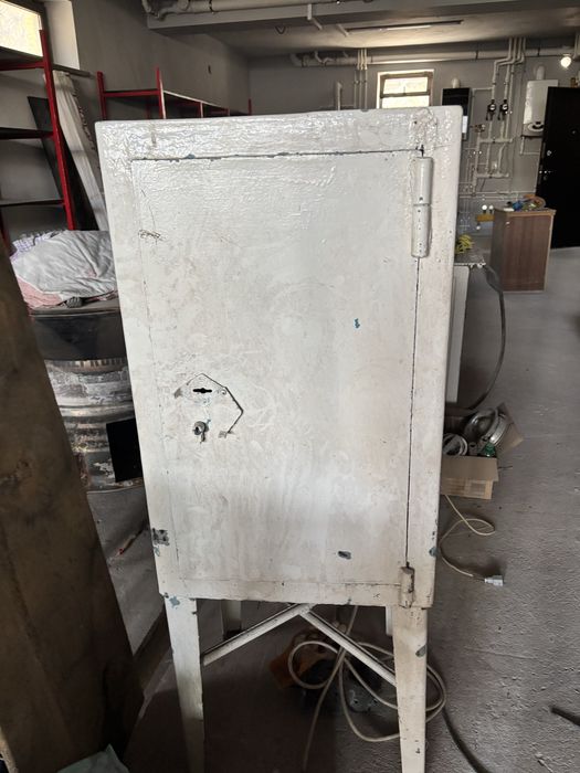 Продается срочно сейф