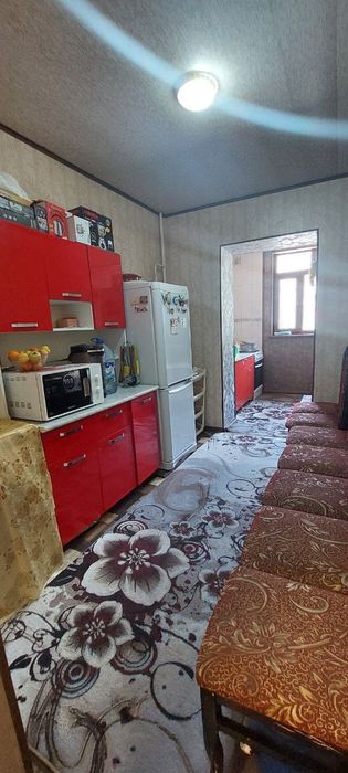 Квартира первая этаж 3 комнатная. уютное дом нашего дома срочно продаё