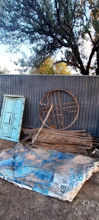 Қараша үй сатылады.