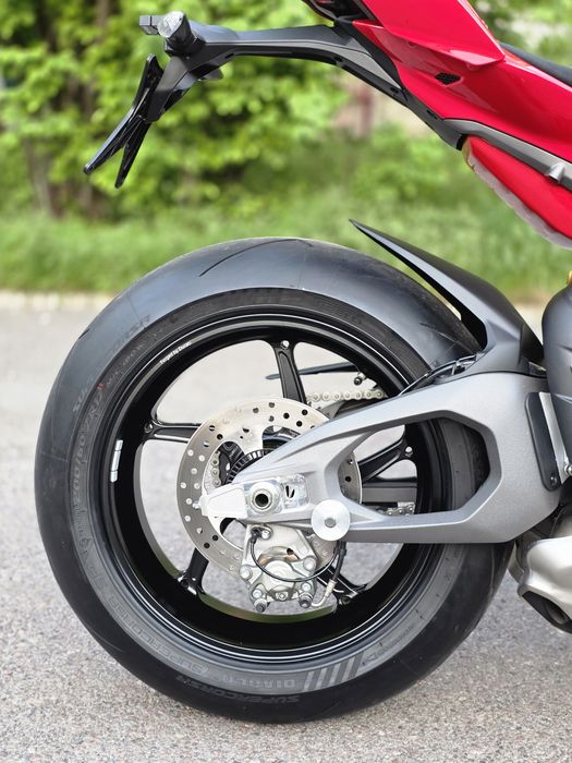 Сотилади Ducati panigali V4S 2026