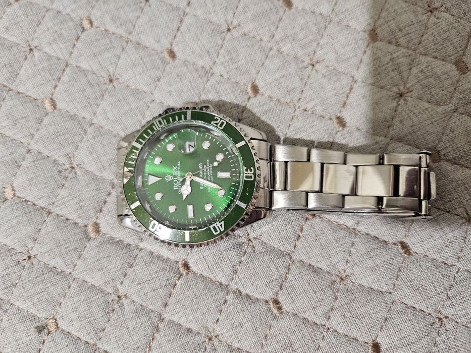 Продам часы ручные бу недорого