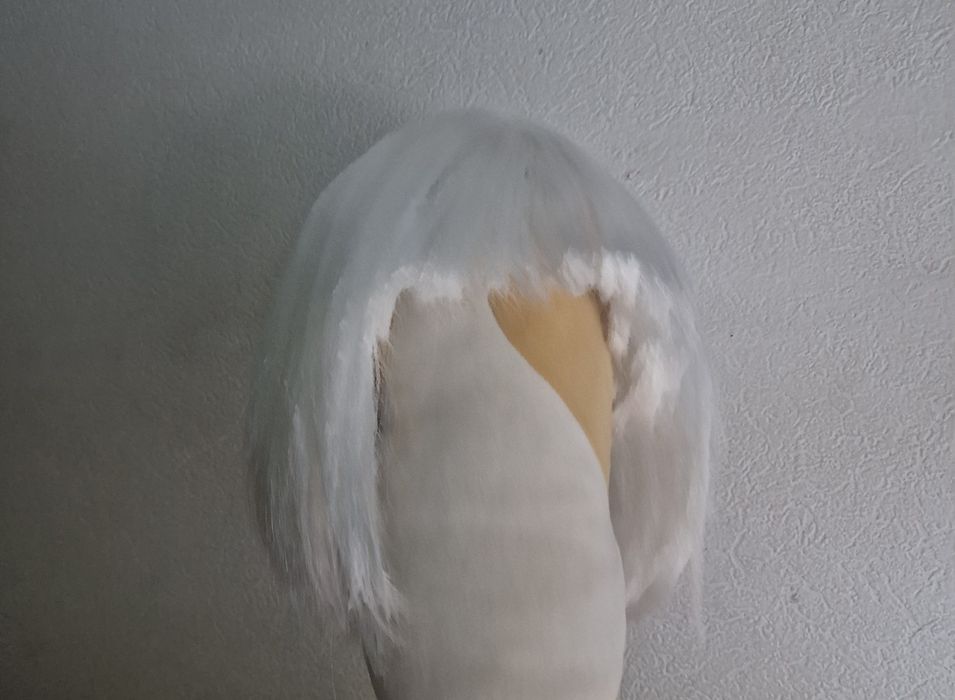 Парик белый каре