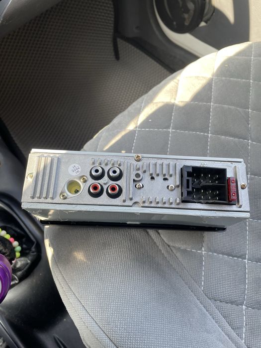 Продам магнитолу с Bluetooth