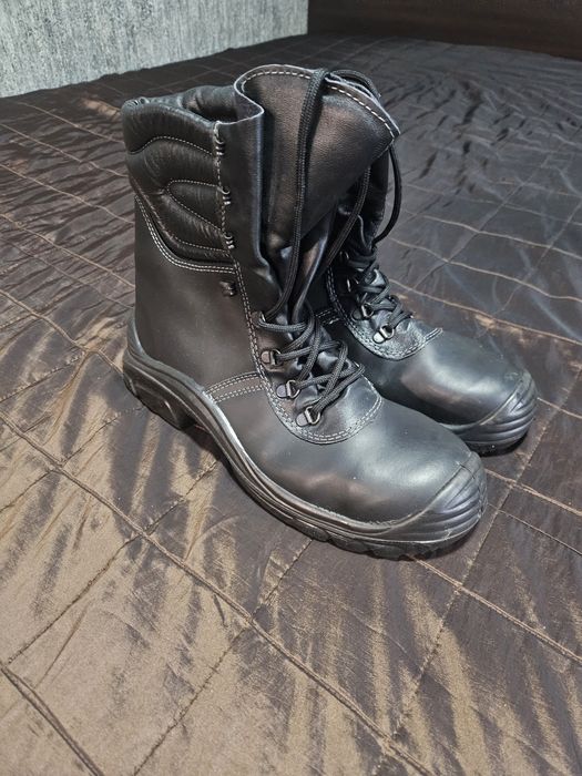 Работни обувки  нови