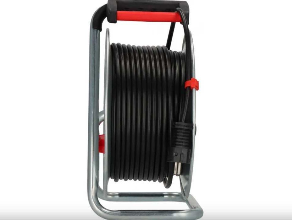 Удължител / разклонител / Макара 50 метра с 4 гнезда – KrafTRoyal